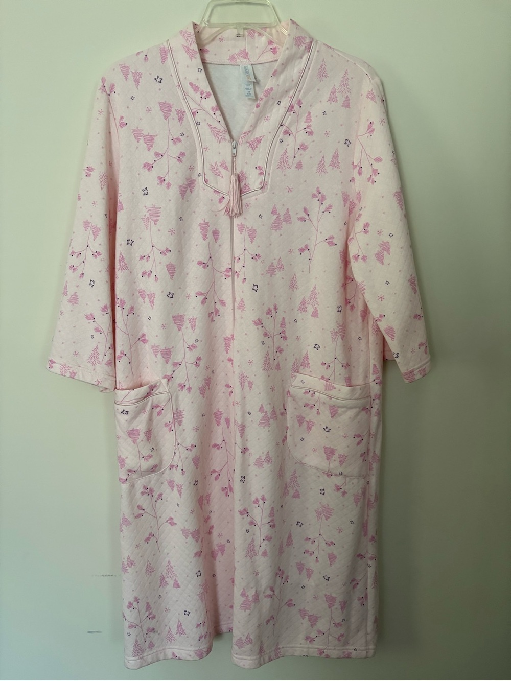 Simply Basic Women’s Size Medium Pink Zippered Robe Cottagecore Grandma Cozy